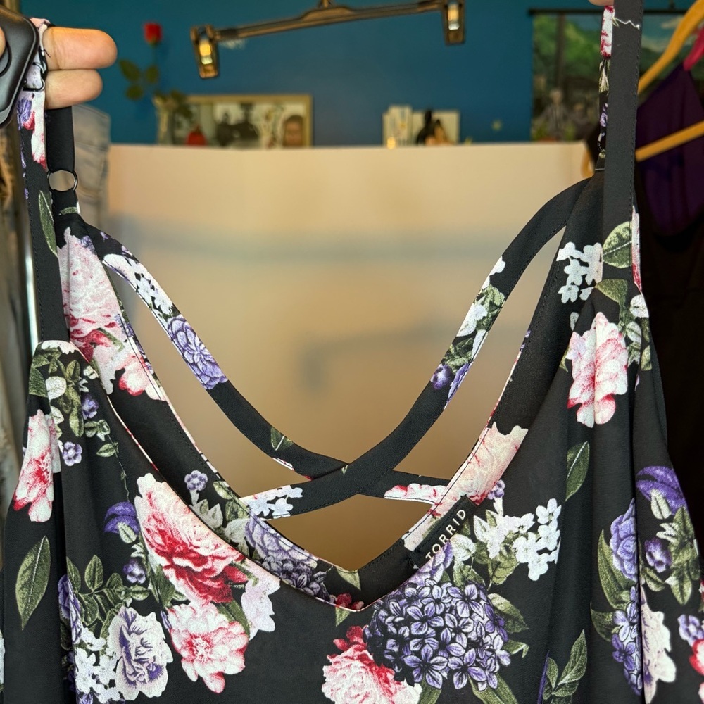 Torrid size 3 Black Floral Pattern Handkerchief Camisole - Picture 7 of 9